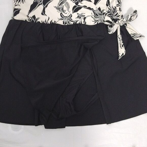 Apt 9 Black White Floral Halter Wrap Front One Piece Swimsuit Dress XL - Picture 8 of 15